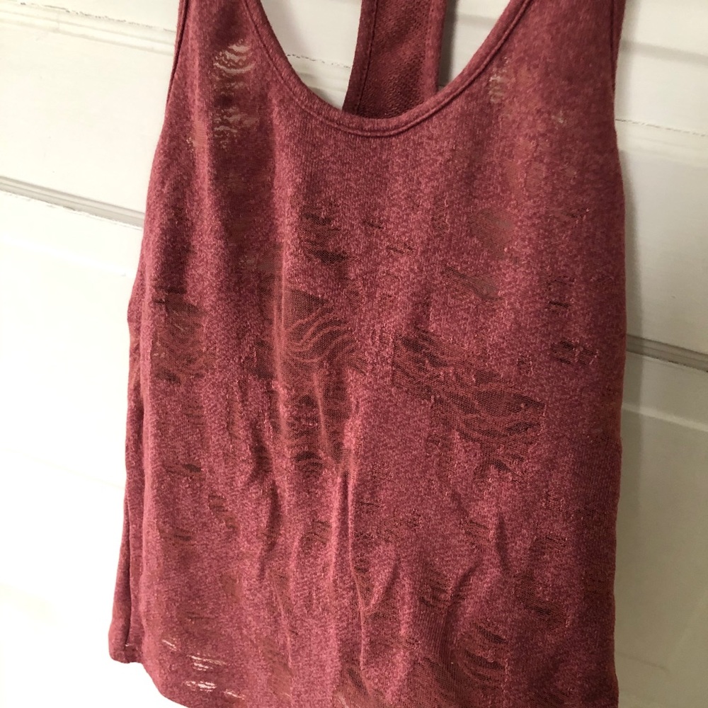 Alo Pure Tank Distressed - Picture 3 of 5